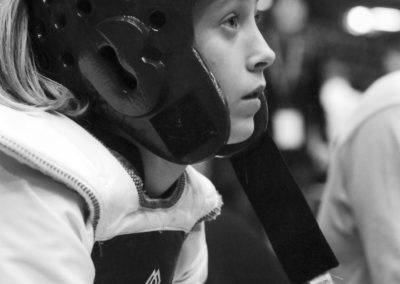 girl-getting-ready-for-fight